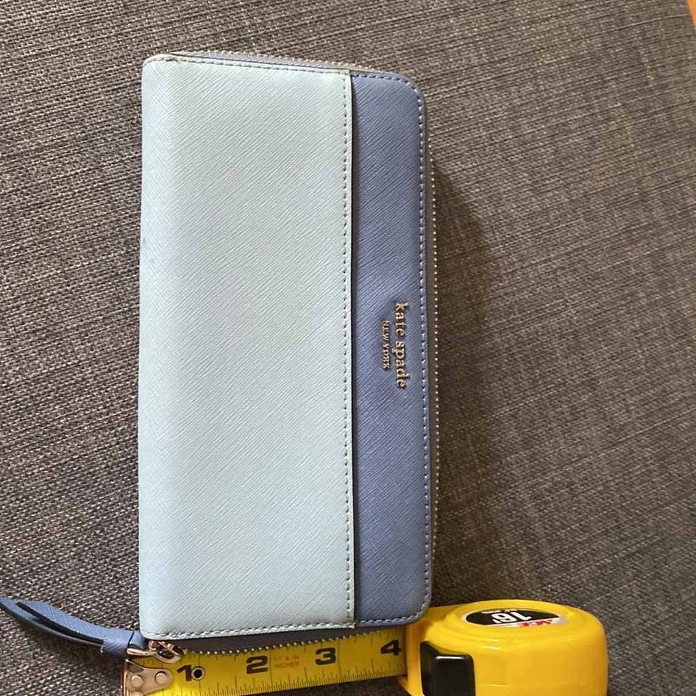 Kate Spade 2-tone blue wallet - Picture 10 of 10